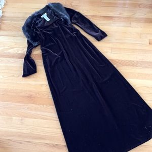 Size 14 Lightweight brown velvet maxi gown. Spaghetti straps w/faux fur Bolero